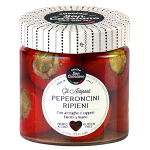 Peperoncini ripieni con acciughe e capperi in olio d'oliva