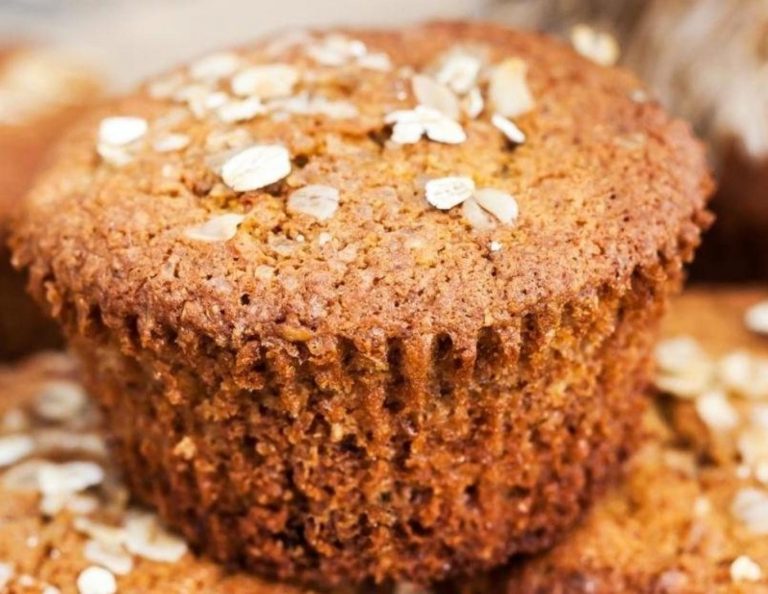 Muffins con crema di pesche, cacao e amaretti NO