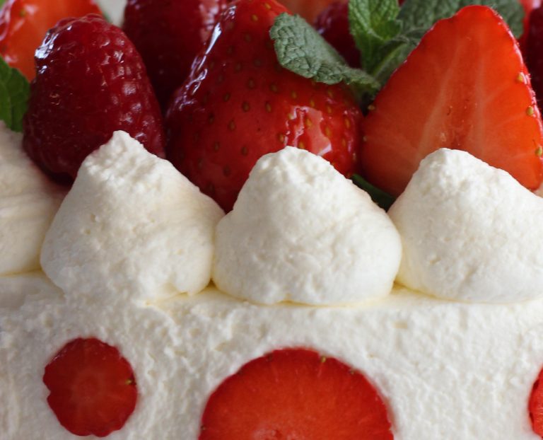 rotolo farcito con fragole NO