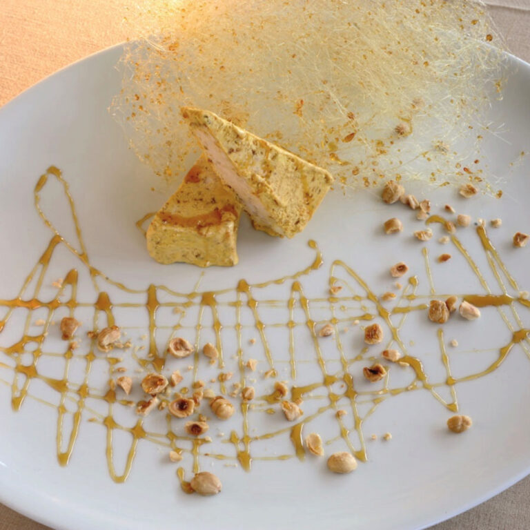 semifreddo alla nocciola con miele e nocciole